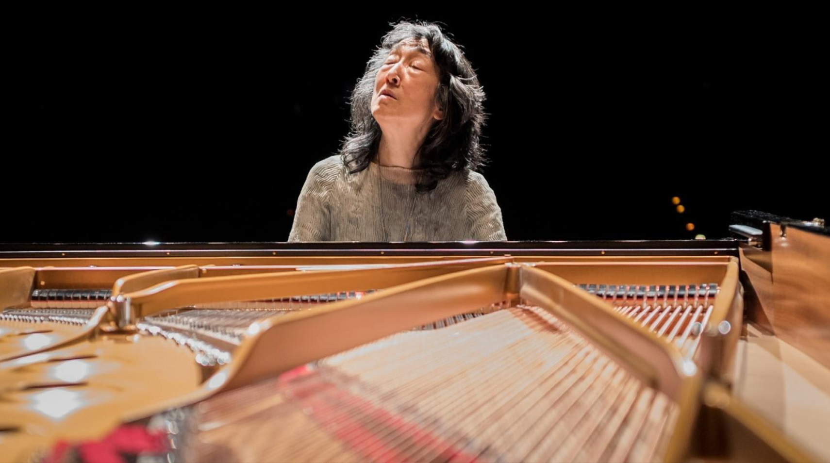 Mitsuko Uchida aan de piano